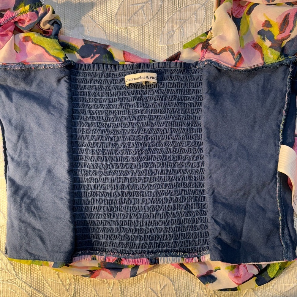 Abercrombie & Fitch Multicolor Floral Ruched Blouse Size Medium - Picture 9 of 11